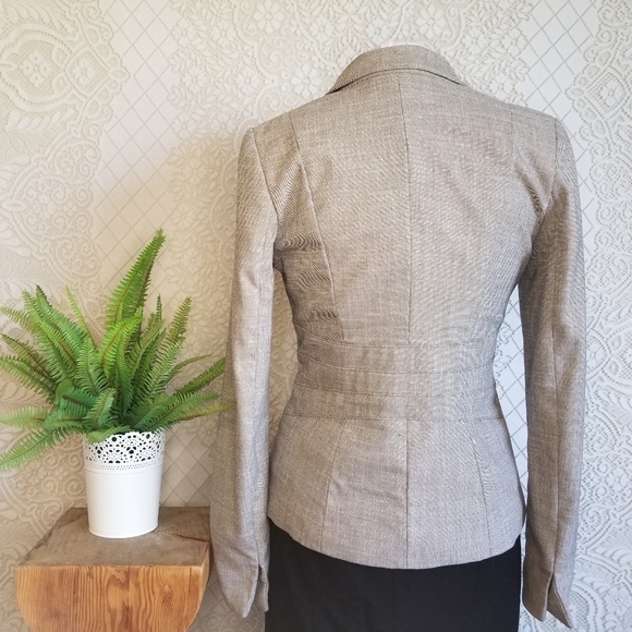 Le Chateau Linen look Blazer - Picture 3 of 9